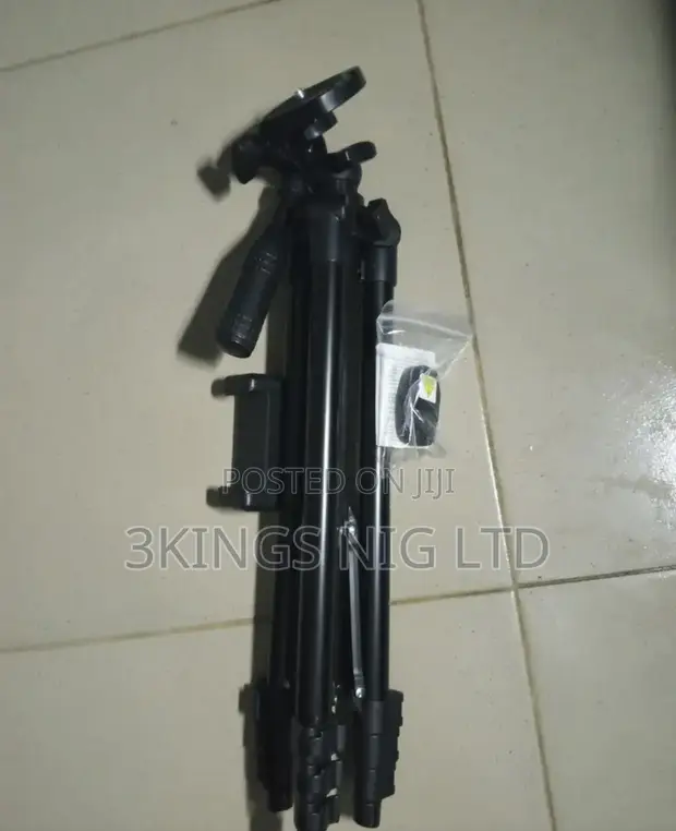 Tripod Wayar Hannu Mai Girman Inci 51 Tare da Remote - 1