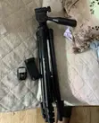 Tripod Wayar Hannu Mai Girman Inci 51 Tare da Remote - 2