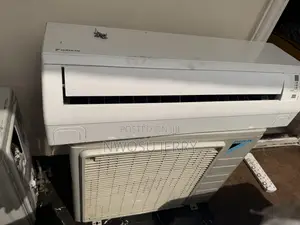 Daikin 1.5HP Split Unit Air Conditioner