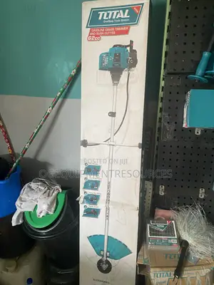 Total Gasoline Grass Trimmer & Bush Cutter (62cc)