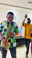 Kwararren Saxophonist don Bikin a Lagos - 3