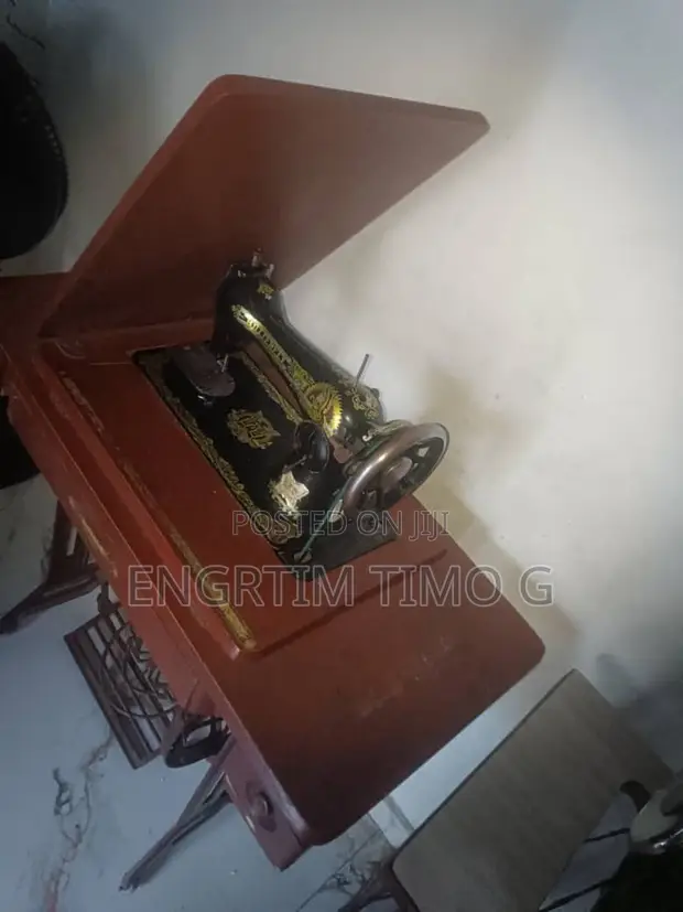 Industrial Sewing Machine - Distress Sale - 1