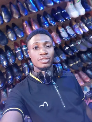 Job Seeker: Smart, Polite Retail Assistant