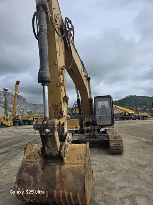 Caterpillar 330GC Excavator