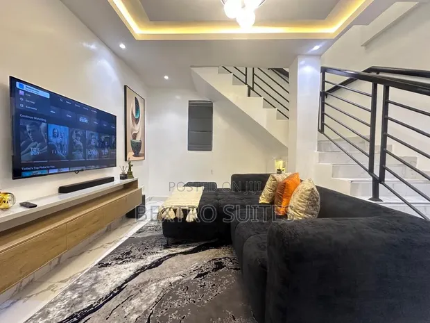 Mai Salo 2-Bedroom Duplex Shortlet a Magodo Phase 1 - 1
