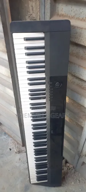 Casio CDP-120 Keyboard da aka yi amfani da shi