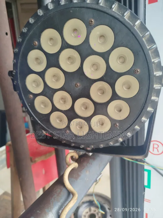 10x18 4-in-1 Par Can Stage Lighting (18 Bulbs) - 1