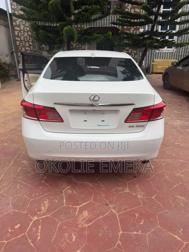 Lexus ES 350 2011 White - 1