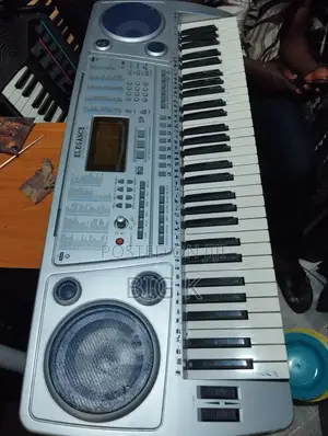 Casio Keyboard na Lantarki - An Yi Amfani da shi a UK