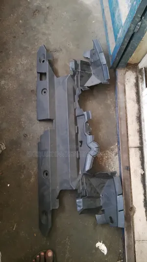 Radiator Filastik na Toyota RAV4 (2014-2018)