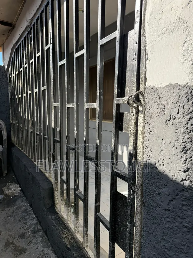 Flawlesstouch: Sabis na Tsabtace Ginin da Aka Gama - 1