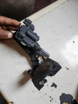 Boot Central na Ford Escape na 2008-2010