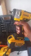 Dewalt 118V 6.0Ah Cordless Impact Wrench Set - 3
