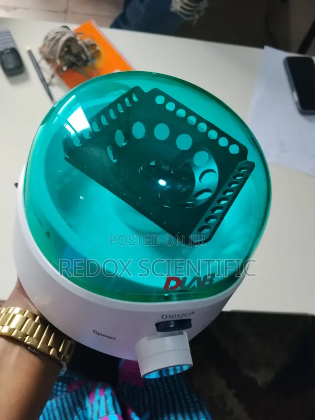 DLAB D1012UA Mini Centrifuge - 1