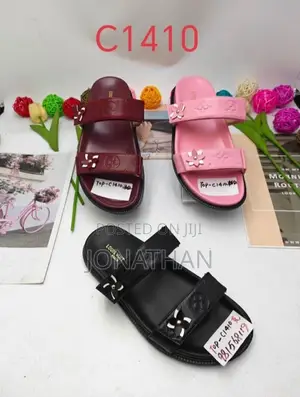 Slippers masu Kyau na Louis Vuitton ga Mata
