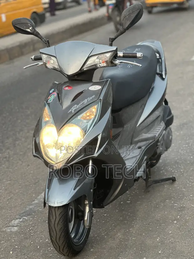 Kymco Racing 150cc Scooter 2018 - 1