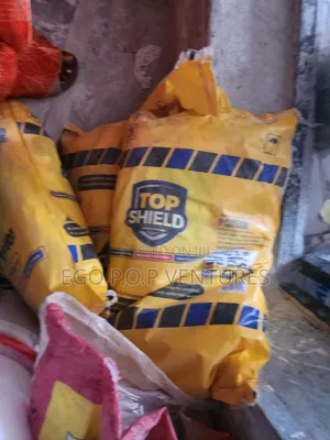 Siment Mai Hana Ruwa Don Gyaran Bango