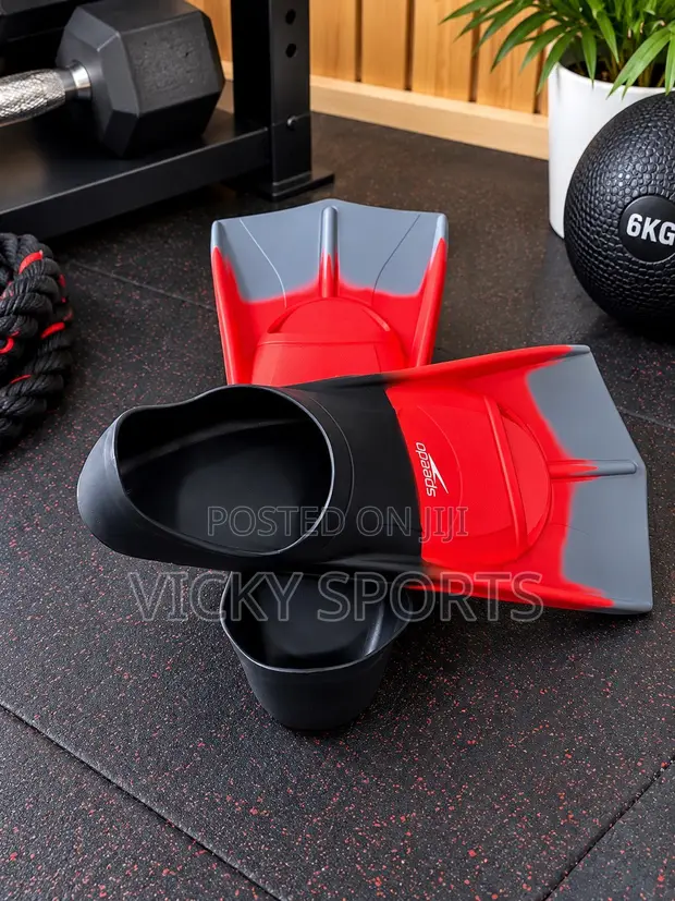 American Fitness Swimming Flippers - Brand New - 1