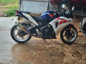 Honda CBR250R 2013 White