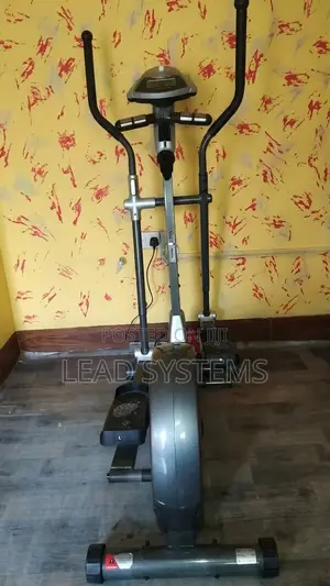 KONLEGA K8521HA Elliptical Cross Trainer - Used