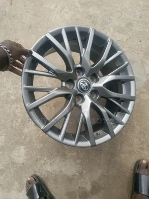 Lexus ES350 17-inch Grey Rims (Na Kadan Aka Yi Amfani Da Su)