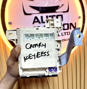 Interior Dashboard Fusebox Toyota Camry Keyless (2007-2011)
