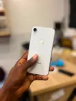 Apple iPhone XR 64GB White - 1