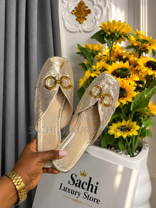 Gucci Slippers - Gold - 1