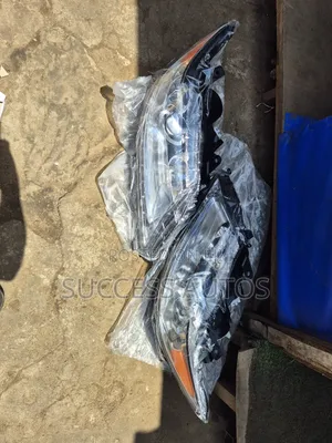 Lexus ES 350 Headlight 2013