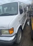 Ford E250 2005 Bus Mai Amfani Da Fetur - 3