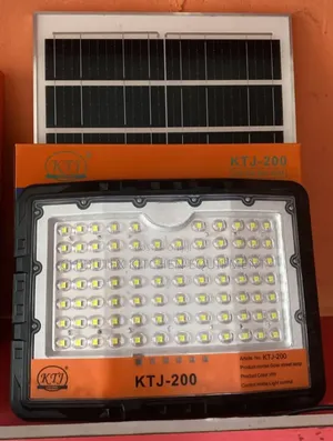 Babban Ingancin 200W Hasken Rana Panel