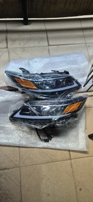 Toyota Camry Headlight (2012, 3-Touch)