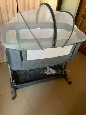 Next to Mom Basinet Mai Girman Juyawa - Grey