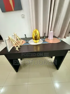 Teburin Cin Abinci na Katako (Zama 6)