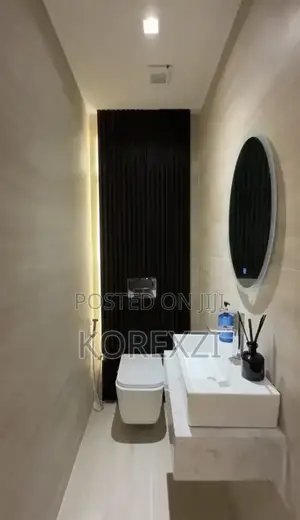 Wurin Zama Mai Dakuna 2 da Kayan Ciki a Lagos Island (Eko) don Hayar