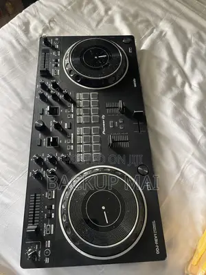 Pioneer DDJ-REV1 DJ Controller