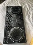 Pioneer DDJ-REV1 DJ Controller - 1