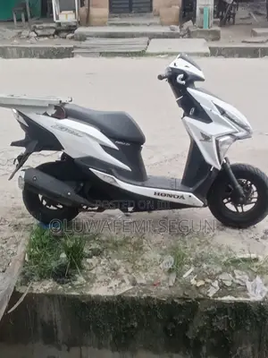 Honda X-Blade 160 Scooter 2025 Fari