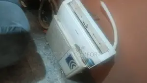 Skyrun Cassette Air Conditioner - 1HP, Used