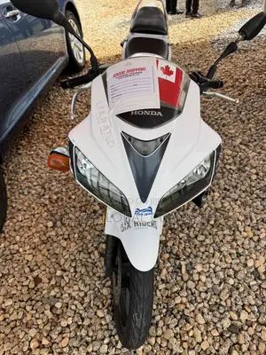 Honda CBR 600RR 2006 White