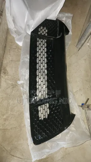 Toyota Camry Bumper Grille SE 2015