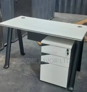 Boss Office Products 1.2 Metan Ofishin tebur mai 3 drawers