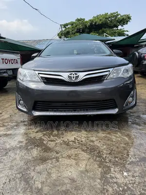 2013 Toyota Camry XLE Sedan - Foreign Used
