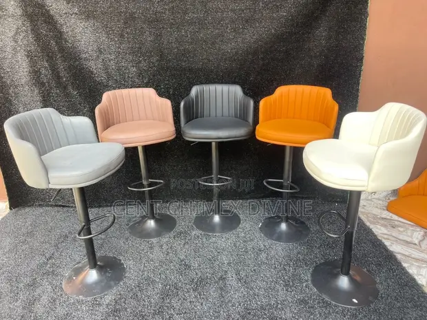 Sabon Bar Stool Mai Girman Da Zai Canza - 1