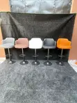 Sabon Bar Stool Mai Girman Da Zai Canza - 2