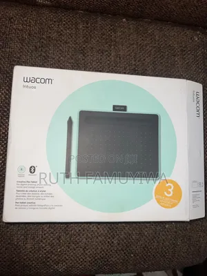 Wacom Intuos Pro Drawing Tablet (Pistachio)