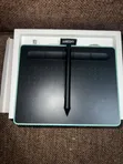 Wacom Intuos Pro Drawing Tablet (Pistachio) - 3