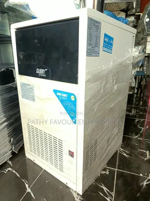 Brand New 32 Drop Ice Cube Machine