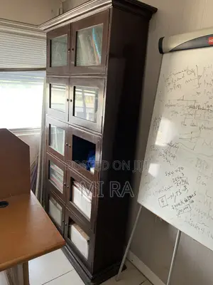 Tushen Ofis - An Riga An Yi Amfani Da Shi