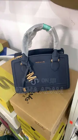 Louis Vuitton Humeeys Luxury Handbag - Medium, Black